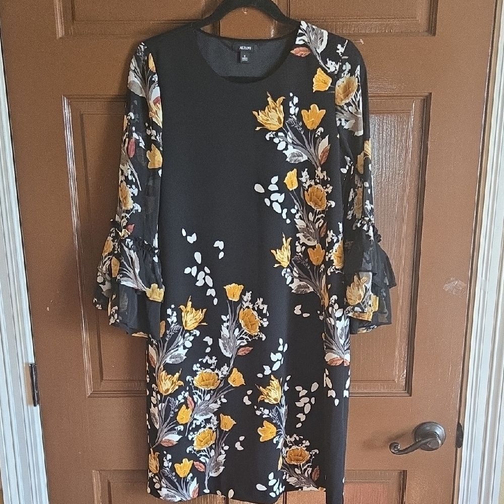 Alfani-Blk,gold,gray,white sheath dress with 3/4 bell sleeves Sz 8